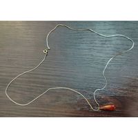 Винтажный кулон на цепочке из янтаря .