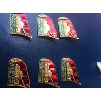 НОВЫЕ советские знаки в честь танковых войск. лёгкие.  цена  за 1.