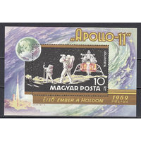 Космос. Аполлон 11. Венгрия. 1969. 1 блок. Michel N бл72 (7,0 е)