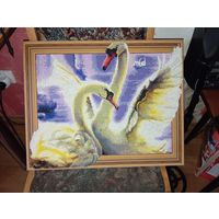Алмазная вышивка  " Лебединая пара " . 50/40 см. Готовая работа .