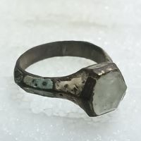 Перстень старинный со вставкой  (10)