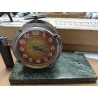 Часы винтажные настольные Барабан, металл, дерево, камень, Челябинский часовой завод Молния, СССР, 1950-1970 гг.