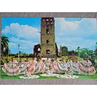 Этнография. Панама. Девушки в национальных костюмах