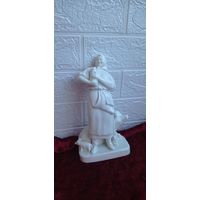 РЕДКАЯ КОЛЛЕКЦИОННАЯ ФАРФОРОВАЯ СТАТУЭТКА СВИНАРКА  СССР ГОРОДНИЦА 30 - ГОДЫ СМ ОПИСАНИЕ РАННЯЯ  ОРИГИНАЛ  .  Распродажа Коллекции !!! . Экспресс  Аукцион не с рубля без МПЦ   .Много лотов в продаже .