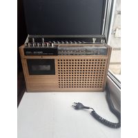 Портативный радиоприемник с кассетным магнитофоном Stern-Recorder