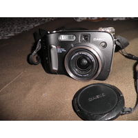 Цифровой фотоаппарат Casio QV-4000, 4,1 мегапикселя c объективом Canon Lens AF Zoom/Optical 3X F-70-21 mm1:2,0-2,5.made in Japan.С рубля.