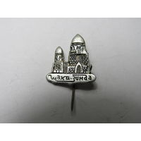 Значок с изображением архитектурного комплекса Шахи-Зинда в Самарканде. .