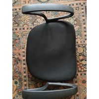 Сиденье с подлокотниками от компьютерного кресла