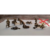 Фигурки бронзовые