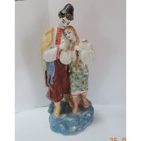 Статуэтка фарфоровая "Майская ночь" 60-е годы Украина. Высота 29 см. Целая, без реставрации.