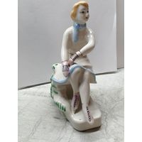 Фарфоровая статуэтка Фигуристка. Есть дефекты.