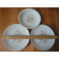 Новогодняя распродажа !Три тарелки ("РАЙСКИЕ ПТИЦЫ" ) ранний ГДР KAHLA