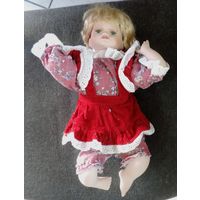 Кукла фарфоровая 80-е годы Европа. Длина 33 см.