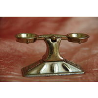 Весы ( миниатюра )  ( высота 4 см , длинна 6,5 см )