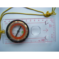 Компас Жидкостный с увеличительным стеклом из СССР