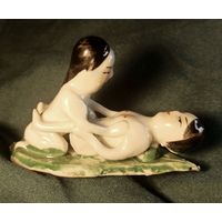 Старинная, винтажная китайская керамическая статуэтка ручной работы с пикантным сюжетом из Камасутры, XIX век.Вид2.