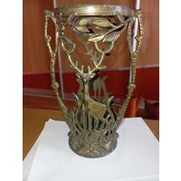 Металлическая подставка для вазы ( не магнит ). 21 см .