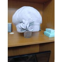 Женский головной убор