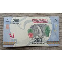 Werty71 Мадагаскар 200 ариари 2017 UNC банкнота