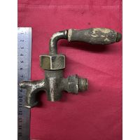 Старинный  бочковой кран.