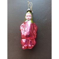 Ёлочная игрушка "МАЛЬЧИК В ПАЛЬТО И ШАПКЕ УШАНКЕ", стекло, подвес. (СССР, 1950-1960 гг.). (2)