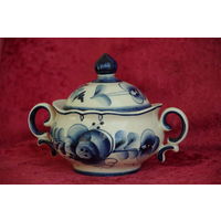 Сахарница  фарфоровая   ( Гжель )  , целая