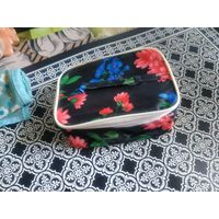 Косметичка. Состояние на скане.