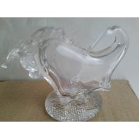 Статуэтка - "Бык" - Стекло - Размеры: Длина - 12 см. Высота - 9 см.