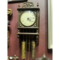 Старинные часы, латунь, дерево, полностью исправны, Европа, много лотов с рубля