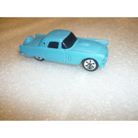 Модель авто Ford Thunderbird 1956. Maisto. масштаб 1:64