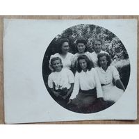 Фото группы девушек. Полоцк. 1948 г. 9х12 см.