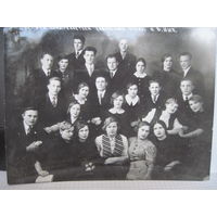 Фотография 22х17 см: БИНХ, Промтоварный факультет. Выпуск 1934-1938 гг. с рубля!