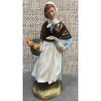 Фарфоровая статуэтка "Деревенская девушка" Royal Doulton, Англия, 1991 год. Высота 19 см.