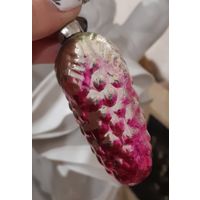 Игрушка ёлочная Шишка Сосновая розовая, стекло. СССР