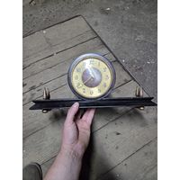 Настольные часы