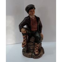 Статуэтка "Мужчина с тростью" 60-е годы Европа. Керамика. Высота 20 см.