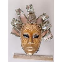 Венецианская маска натуральная