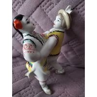 Статуэтка. "Гуцульский танец - танцуют дети". ЗКХ Полонное, без мц.