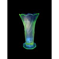 Старая ваза Неман свечение в уф