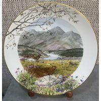 Тарелка винтажная фарфоровая настенная декоративная Горы Олени Куропатки Сентябрь Англия Royal Worcester September Moors. 1979 год. 23.5 см.