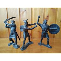 Фигурка викингов после боя.