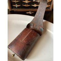 Красивейший древний  подсумок из натур.кожи  и с латунными заклёпками и крепежом.! мягчайшая и прочная кожа! 2-х секционный внутри.