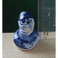 Фарфоровая фигурка змея под гжель