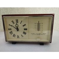 Часы Маяк настольные с термометром и барометром. СССР