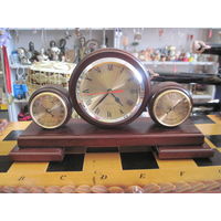 Гигрометр-часы-термометр в дереве из Верховного суда.