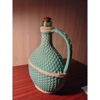 Бутыль в оплётке 3 литра.