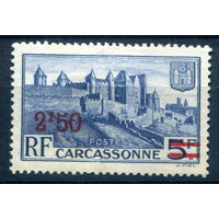 Франция - 1940/41г. - старый город, надпечатка 2,5 Fr на 5 Fr - 1 марка - чистая, без клея [Mi 492]. #2-Fr-59-A-2