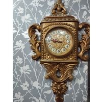 Часы современные настенные Пластмасс  С Рубля !!!