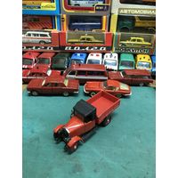 АМО Ф-15 полностью красного цвета, включая диски колёс. Арек, Казань в дополнении к саратовской линейке красного цвета розыгрыша днём раннее, Тантал, Агат, Саратов с рубля.