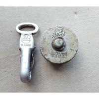Крышка и зацеп для фляги.